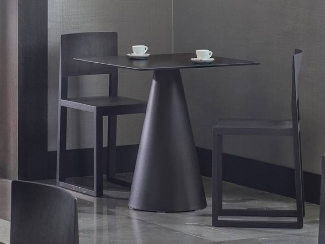 mobilier restauration table noir