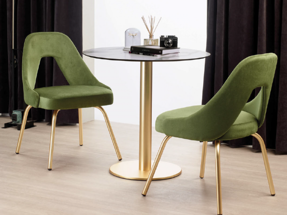 Mobilier cafeteria Idea&Ko vers, face à face