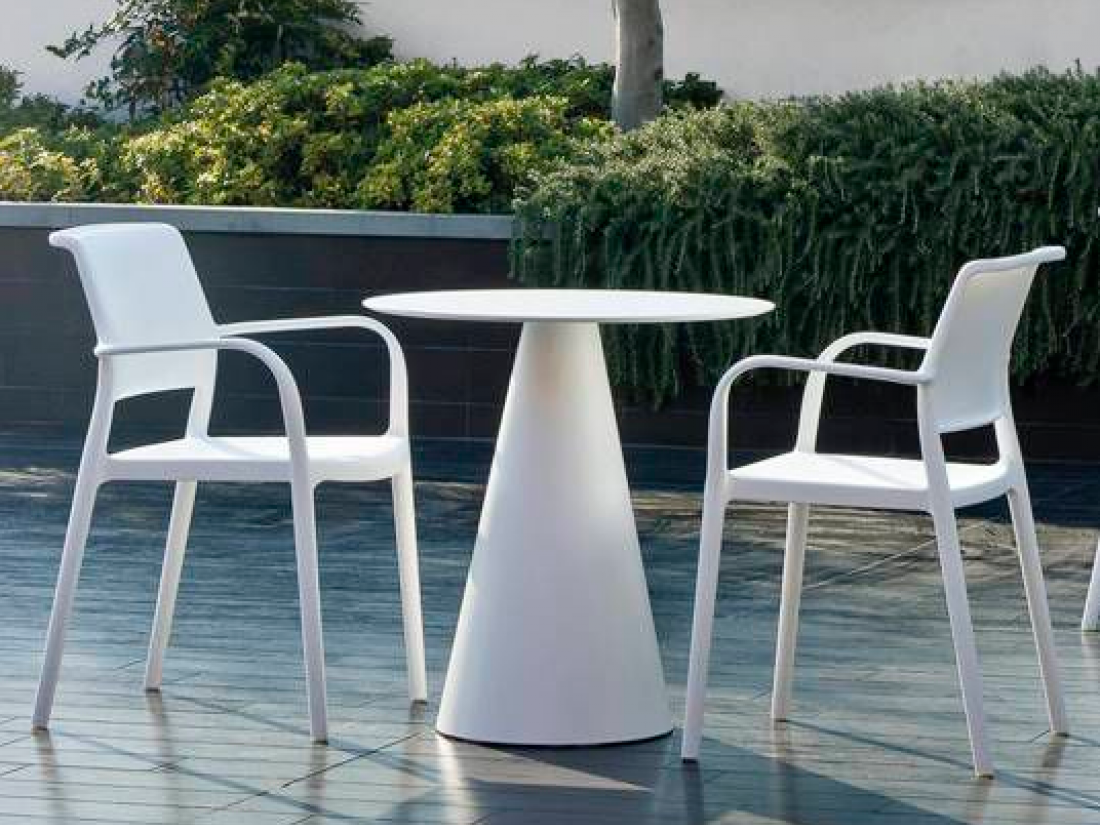 mobilier restaurant table blanche