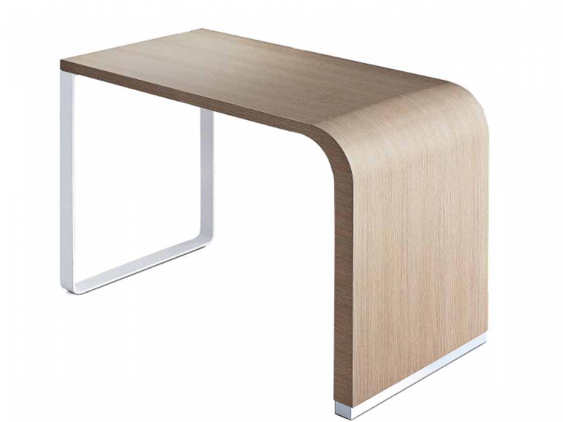 mobilier de restaurant table sur fond blanc