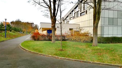 Extérieur Lycée Gaston Berger