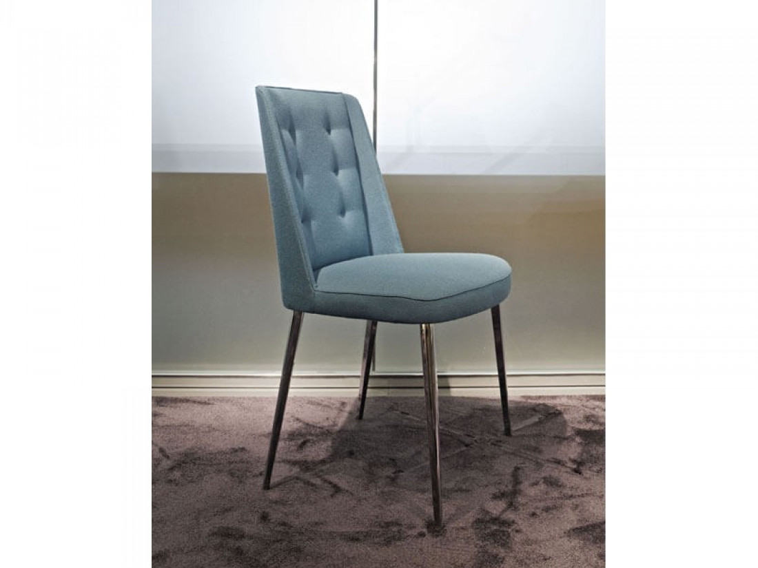 Chaises design et sur-mesure disponible en differentes couleurs