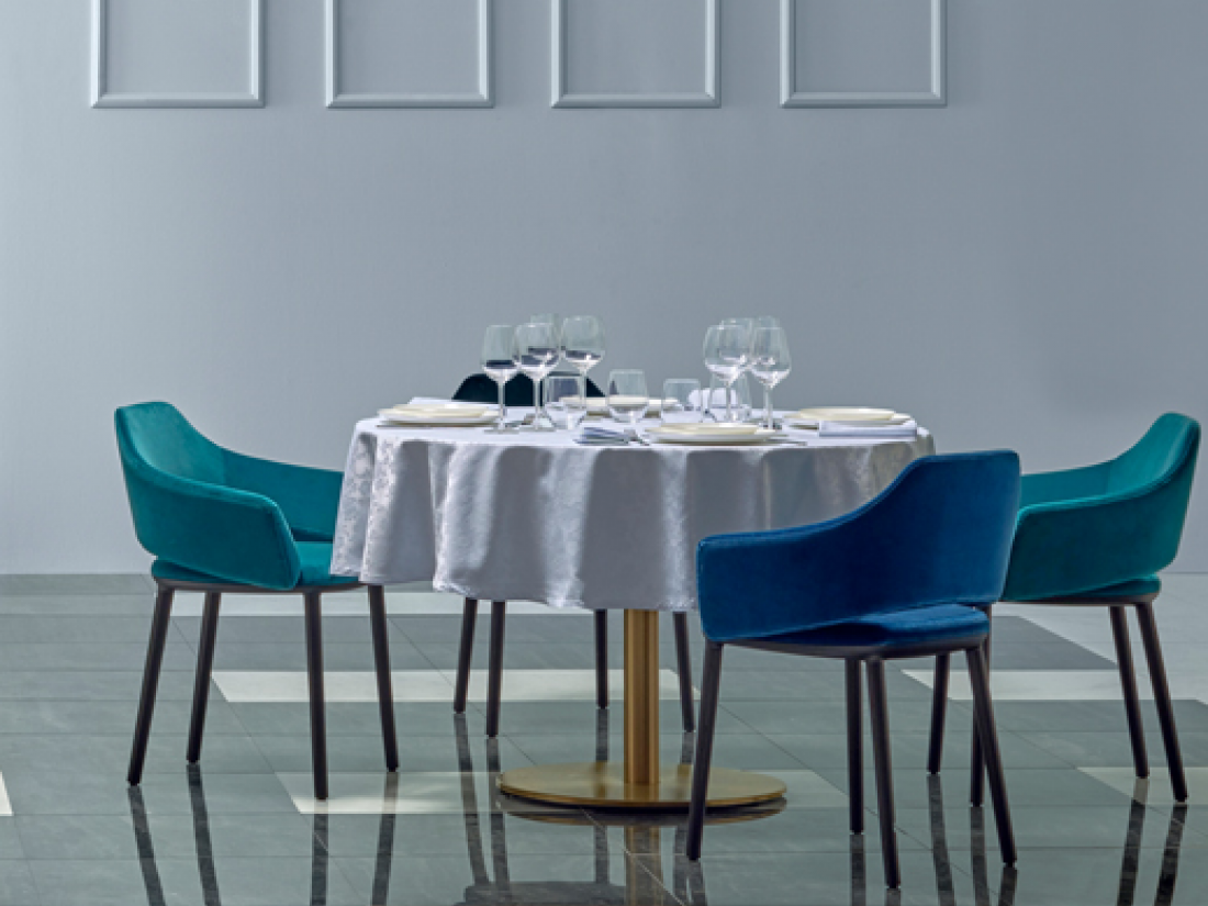 mobilier restaurant en plusieurs coloris