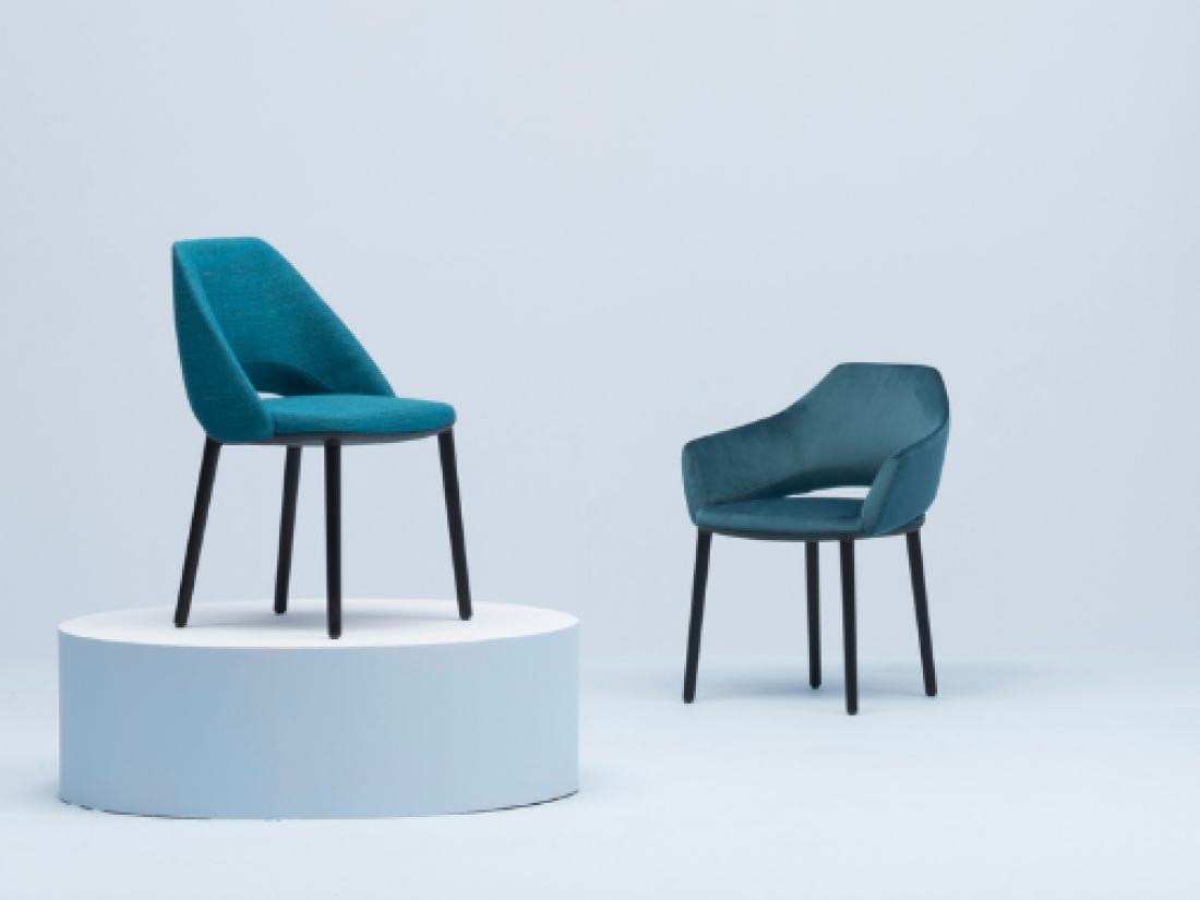 chaise restauration disponible en plusieurs couleurs