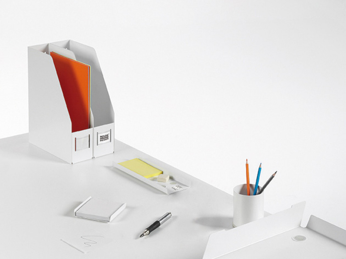 accessoire bureau Venez découvrir nos accessoire de bureau ( organisateur de bureau, set de bureau en cuir, corbeille a papier bureau, pot a crayon original, pot a stylo, tiroir de rangement bureau, boite de rangement document et organisateur bureau) au show room