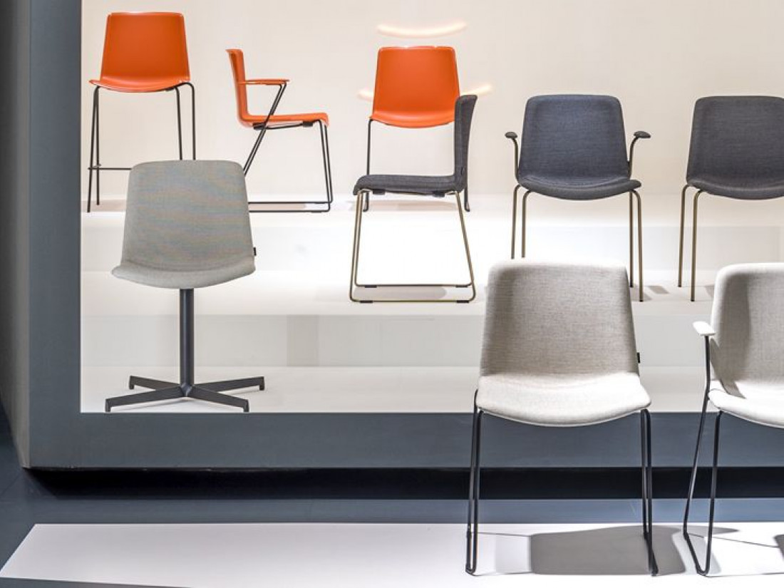Chaises et table sur-mesure Volt mobilier